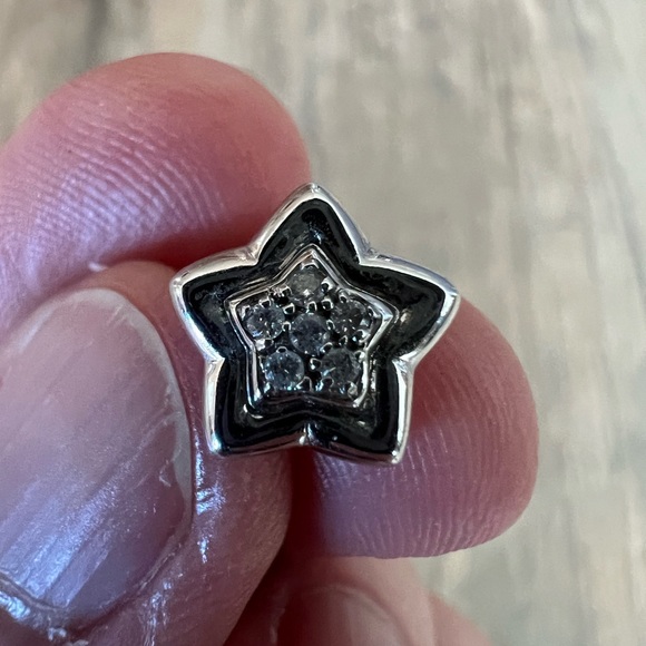 14K White Gold & Diamond Star Earrings - Picture 6 of 7